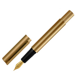 Otto Hutt design 08 Guilloche yellowgold matt fountain pen 