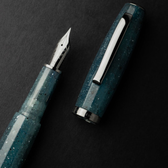 SCRIBO Feel Altre Stelle Kolbenfüllhalter