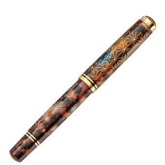 Pelikan Limited Edition Maki-e Ivy and Komon fountain pen 