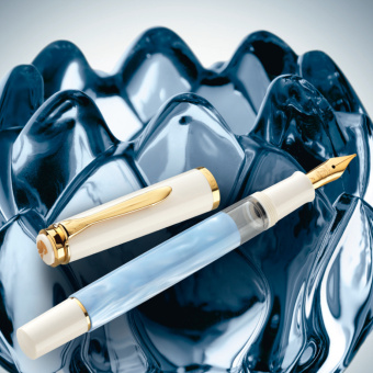 Pelikan Classic M200 Special Edition Pastell-Blau Kolbenfüllhalter Stahlfeder IB - Italic Breit