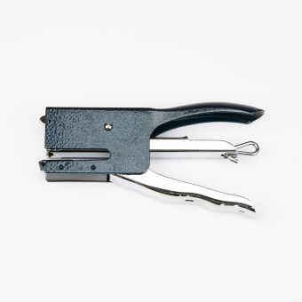 Midori Stapler Navy 
