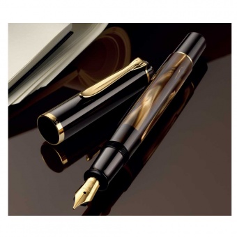 Pelikan Classic M200 Braun-Marmoriert Kolbenfüllhalter F- Fein