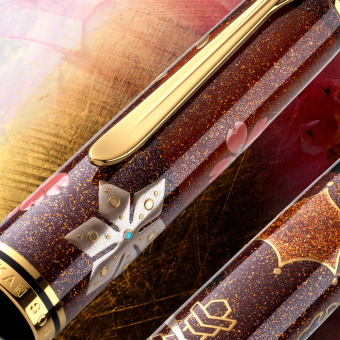 Pelikan Limited Edition Maki-e Snow, Moon and Flowers fountain pen 