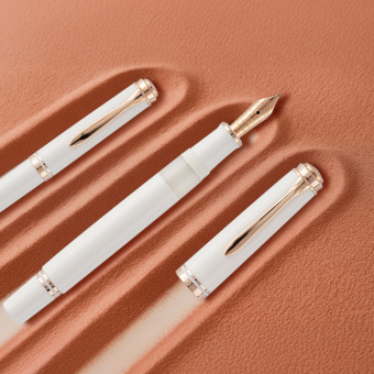Pelikan Souverän M600 Special Edition White & Rose Gold Kolbenfüllhalter 