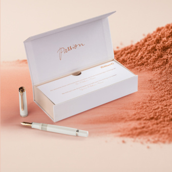 Pelikan Souverän M600 Special Edition White & Rose Gold Kolbenfüllhalter 