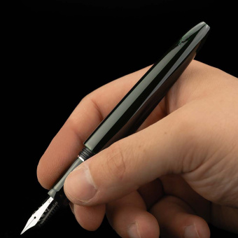 SCRIBO Piuma Hane Kuro Platinum Füllhalter 