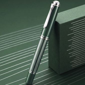 Pelikan Souverän M815 Special Edition Metal Striped Green fountain pen 