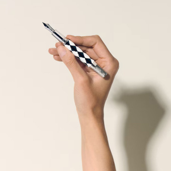 Montblanc Great Characters Hommage to Queen Limited Edition 1975 Füllfederhalter 