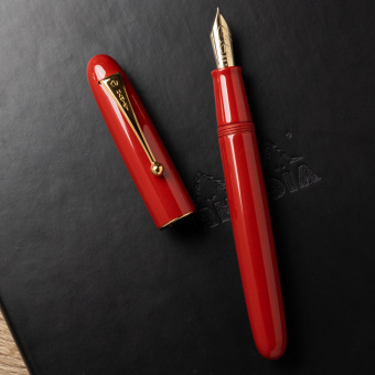 Pilot Namiki Yubari Royale Urushi Fountain pen Vermillion Red No. 20 